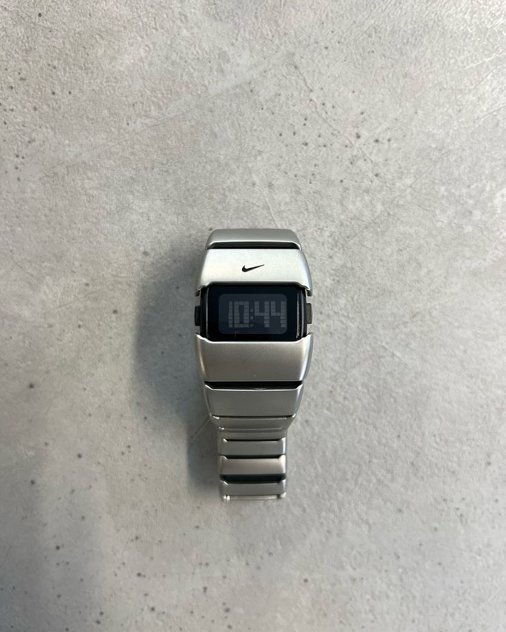 Nike digital scrolling model